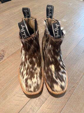 Jordan Paige Cow Hide and Hair Ankle Boots Women’s 5.5